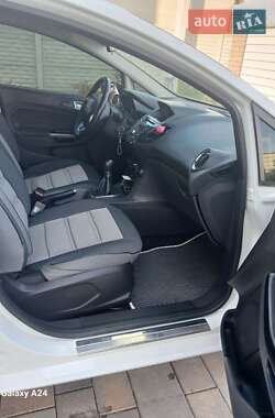 Хэтчбек Ford Fiesta 2013 в 
