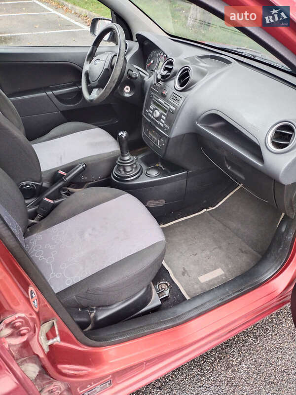 Хэтчбек Ford Fiesta 2007 в Киеве