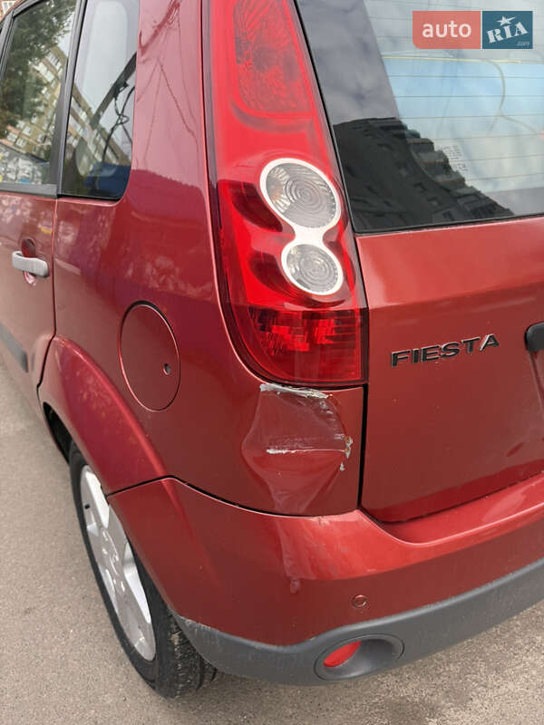 Хэтчбек Ford Fiesta 2008 в Обухове