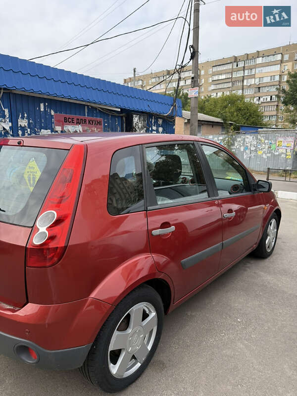 Хэтчбек Ford Fiesta 2008 в Обухове