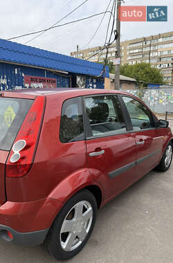 Хэтчбек Ford Fiesta 2008 в 