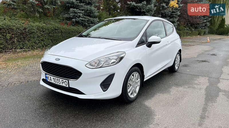 Хэтчбек Ford Fiesta 2018 в 