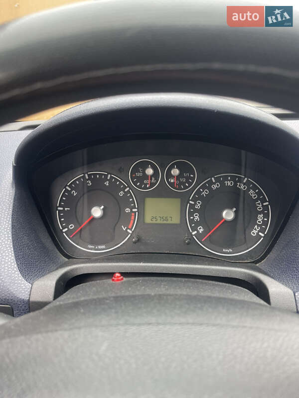 Хэтчбек Ford Fiesta 2006 в Киеве