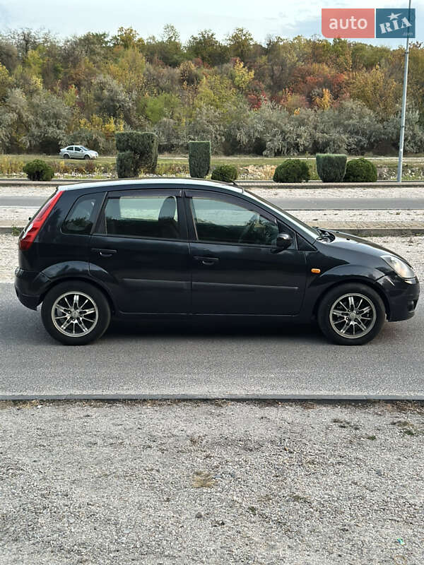 Хэтчбек Ford Fiesta 2007 в Днепре