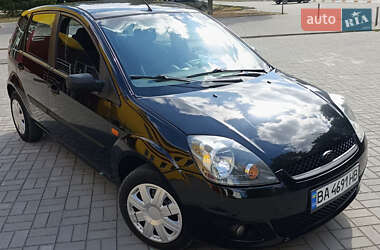 Хэтчбек Ford Fiesta 2006 в 