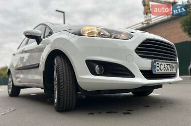 Хэтчбек Ford Fiesta 2013 в 