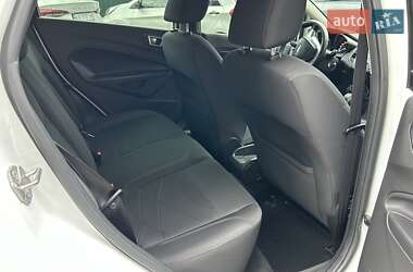 Хэтчбек Ford Fiesta 2013 в 