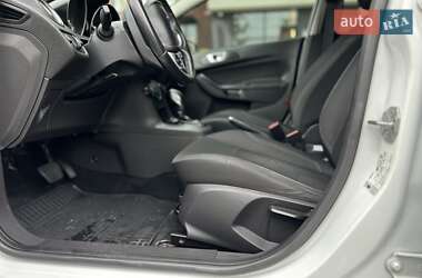 Хэтчбек Ford Fiesta 2013 в 