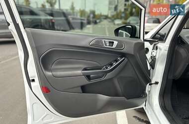 Хэтчбек Ford Fiesta 2013 в 