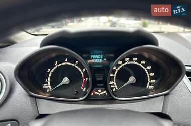 Хэтчбек Ford Fiesta 2013 в 