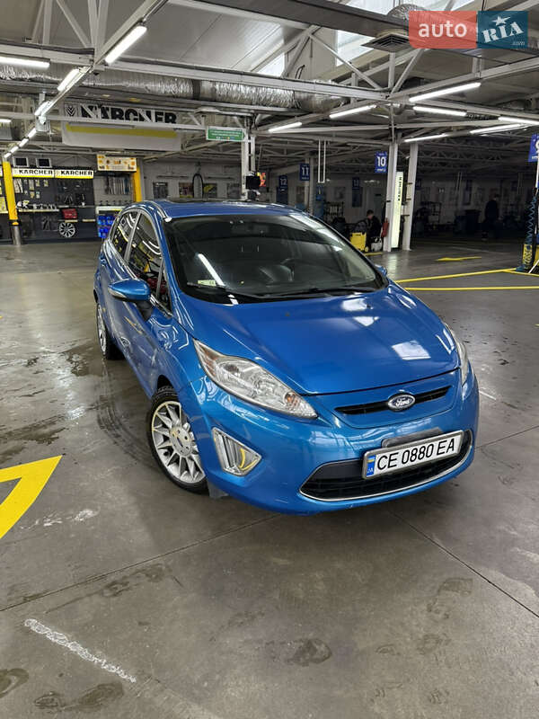 Хэтчбек Ford Fiesta 2011 в 