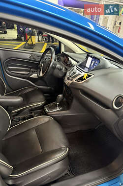 Хэтчбек Ford Fiesta 2011 в 