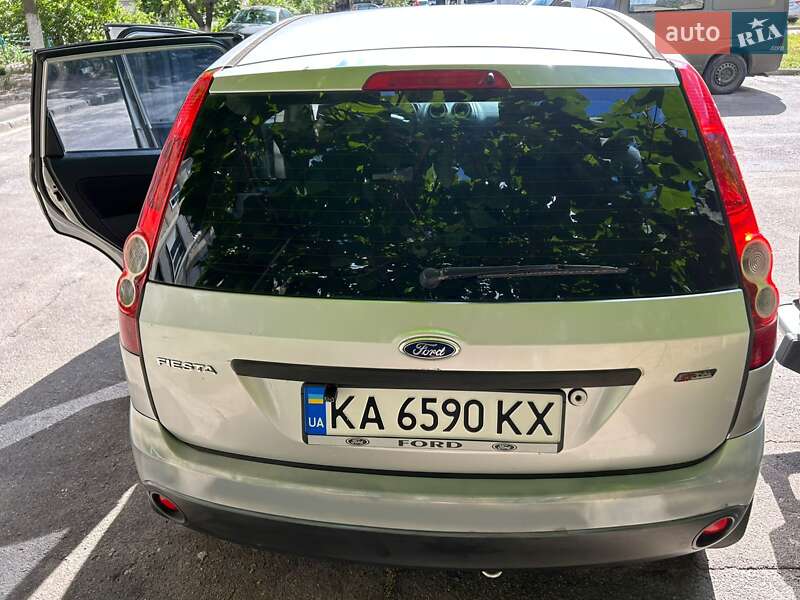 Хэтчбек Ford Fiesta 2006 в Киеве