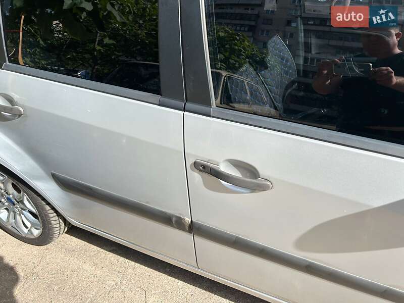 Хэтчбек Ford Fiesta 2006 в Киеве