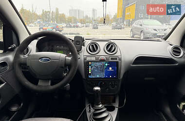 Хэтчбек Ford Fiesta 2008 в 