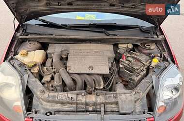 Хэтчбек Ford Fiesta 2007 в 