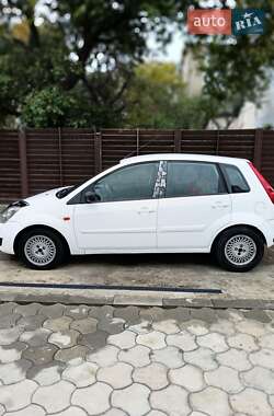 Хэтчбек Ford Fiesta 2007 в 