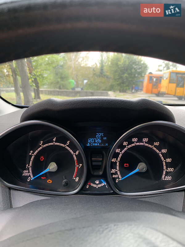 Хэтчбек Ford Fiesta 2013 в Днепре