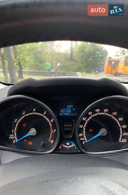 Хэтчбек Ford Fiesta 2013 в 