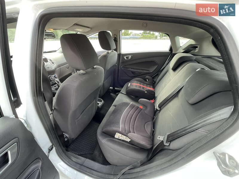 Хэтчбек Ford Fiesta 2016 в Харькове