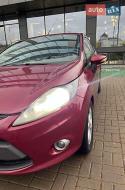 Хетчбек Ford Fiesta 2011 в 