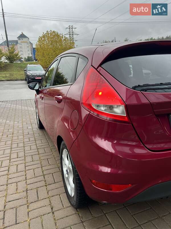 Хетчбек Ford Fiesta 2011 в Києві