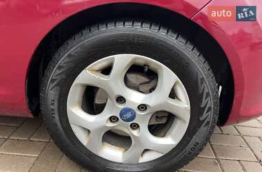 Хетчбек Ford Fiesta 2011 в 
