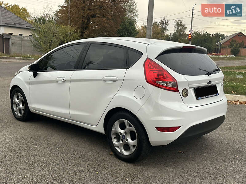 Хэтчбек Ford Fiesta 2011 в Харькове