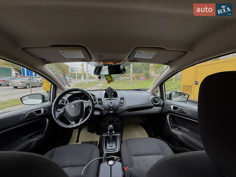 Седан Ford Fiesta 2014 в Николаеве