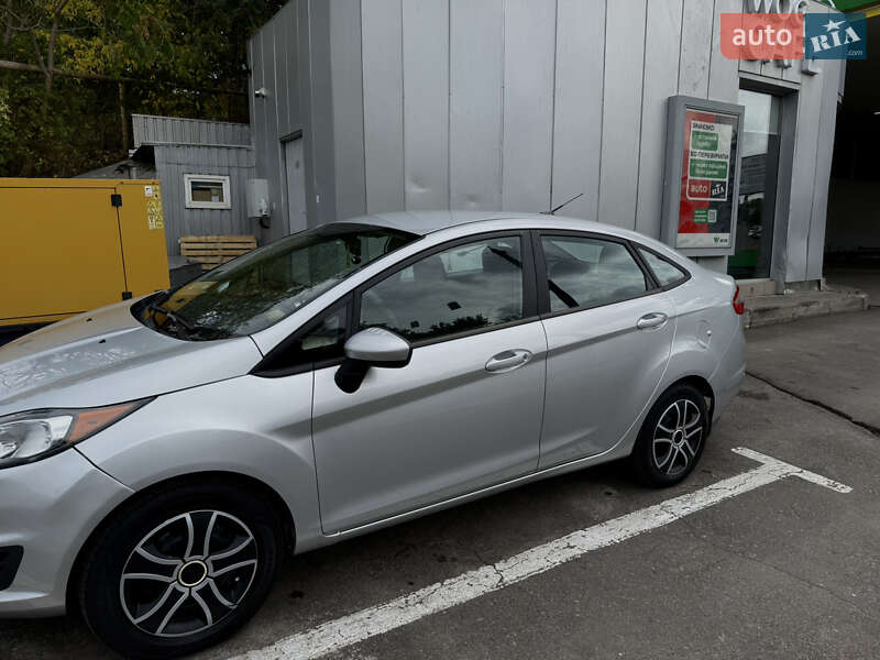 Седан Ford Fiesta 2014 в Николаеве