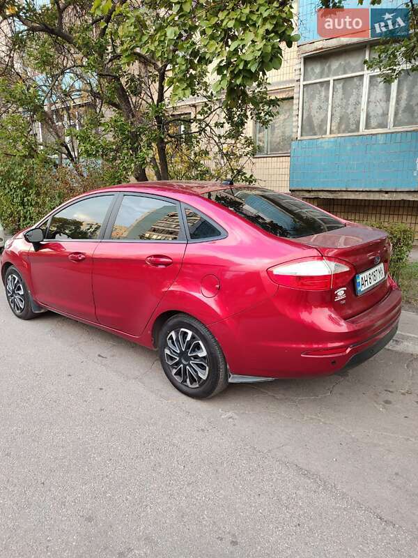 Седан Ford Fiesta 2016 в Кам'янському