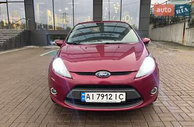 Хетчбек Ford Fiesta 2011 в 