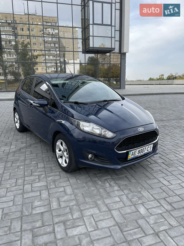 Хэтчбек Ford Fiesta 2016 в Днепре
