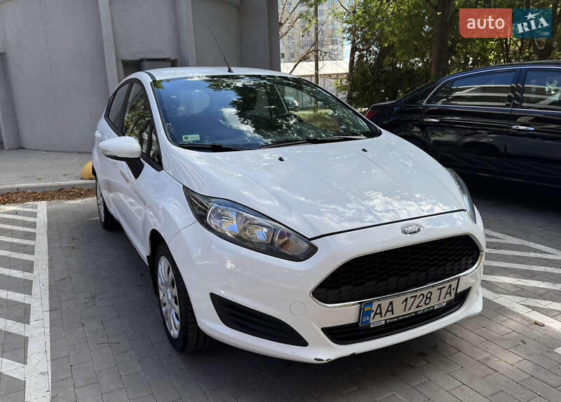Хэтчбек Ford Fiesta 2017 в 