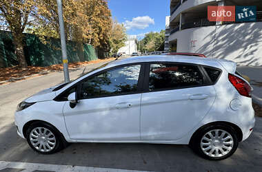 Хэтчбек Ford Fiesta 2017 в 