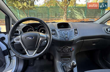 Хэтчбек Ford Fiesta 2017 в 