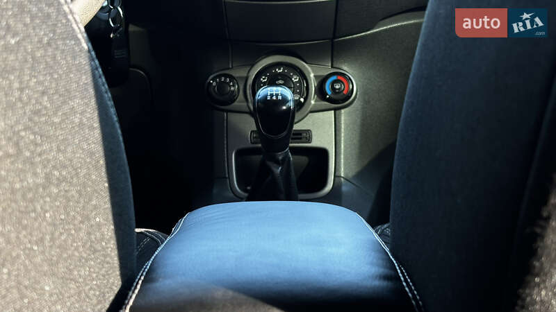 Хэтчбек Ford Fiesta 2013 в Павлограде