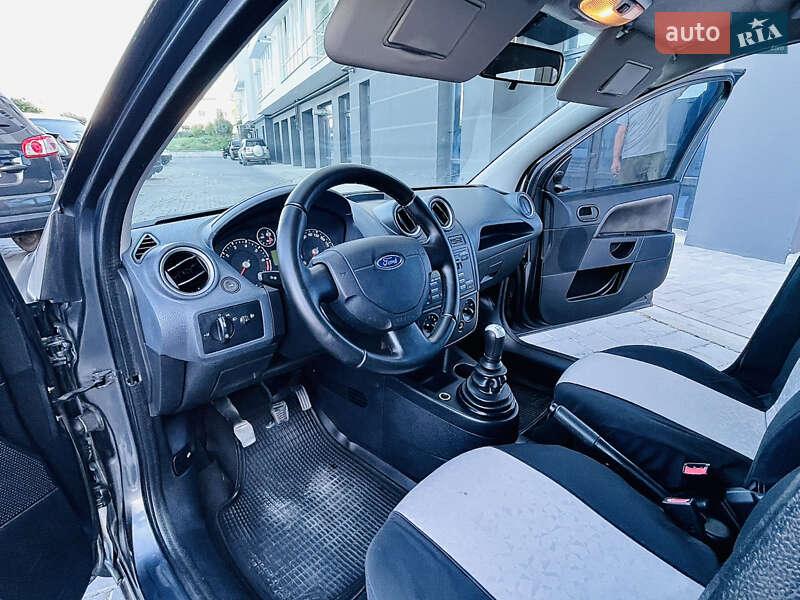 Хэтчбек Ford Fiesta 2007 в Трускавце