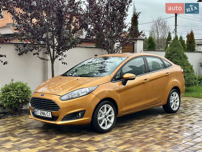 Седан Ford Fiesta 2015 в Виннице