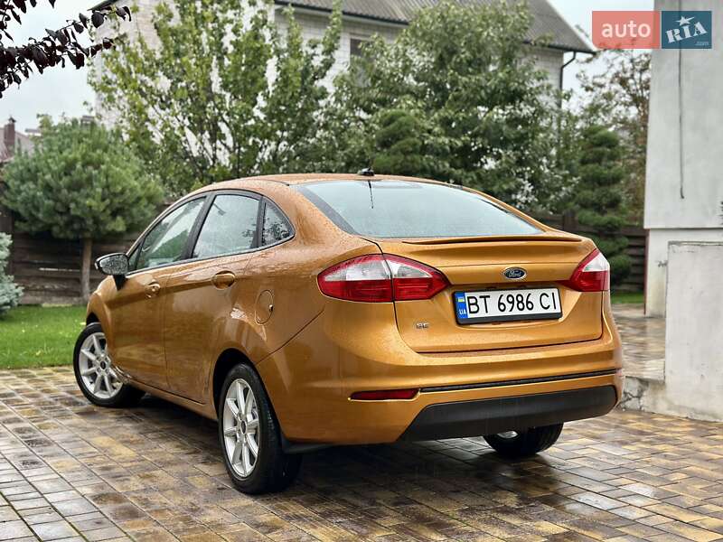Седан Ford Fiesta 2015 в Виннице