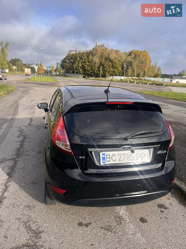 Хэтчбек Ford Fiesta 2015 в Львове