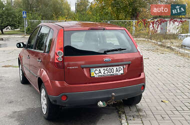 Хэтчбек Ford Fiesta 2007 в 