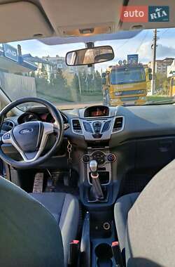 Хэтчбек Ford Fiesta 2011 в 