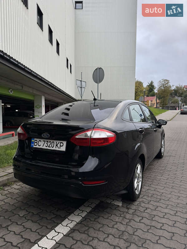 Седан Ford Fiesta 2017 в Львові