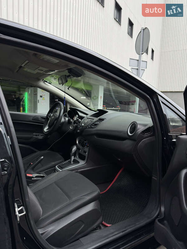 Седан Ford Fiesta 2017 в Львові