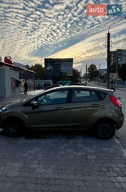 Хэтчбек Ford Fiesta 2013 в 