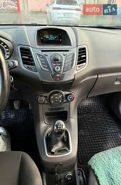 Хэтчбек Ford Fiesta 2013 в 