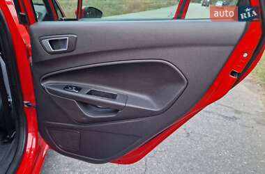 Хэтчбек Ford Fiesta 2013 в 