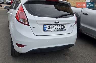 Хэтчбек Ford Fiesta 2016 в 