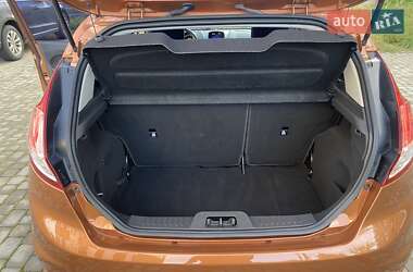 Хэтчбек Ford Fiesta 2015 в 